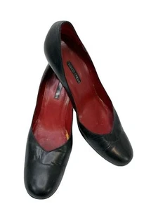 Zapatos de mujer Giorgio Armani clásicos de tacón talla 39,5 y EE. UU. 9 de cuero negro de 3" - Imagen 1 de 11