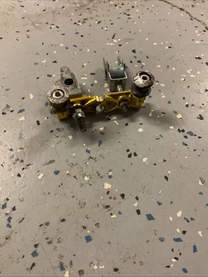 Оригинальные натяжители регуляторов цепи 2017-2023 Kawasaki Z125 PRO - Изображение 1 из 4