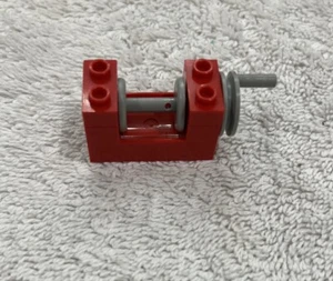 LEGO (x1) Red String Reel Winch 2x4x2 Light Gray Handle Drum #73037 - Picture 1 of 5
