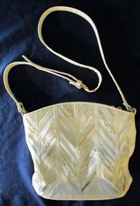 Schultertasche Lino Off White mit gewebten Akzenten - Bild 1 von 6