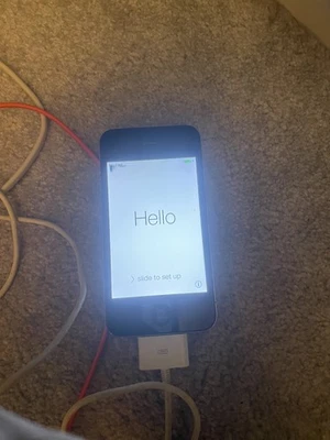 Apple iPhone 4 16GB Black (EE) A1332 Smartphone - Image 1 of 4