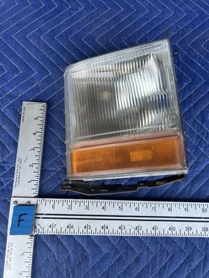 Cadillac Seville 1980-85 luz de señal de estacionamiento trasera izquierda carcasa 5932337 OEM #3395M Foto 1 de 4