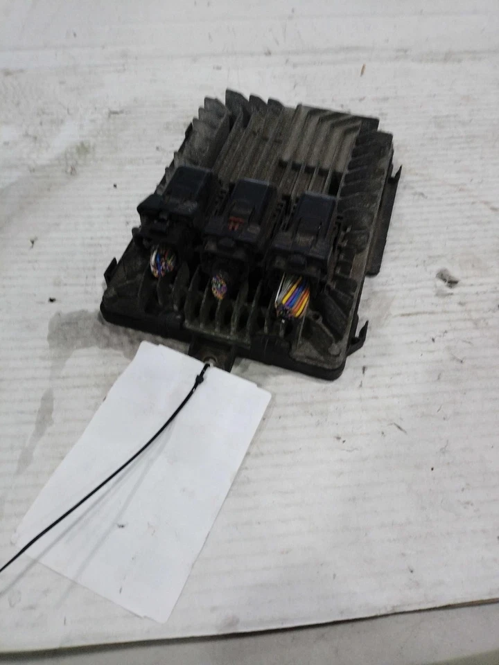 2010 Chevrolet Equinox Engine Control Module ECM OEM 12616889 180K Miles Foto 1 de 4