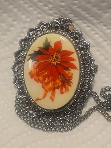 Vintage White Oval Glass w Red Poinsettia in Silvertone Frame Pin W Chain - Picture 1 of 3