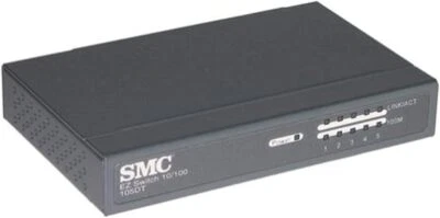 SMC 105DT 10/100 Mini 5-Port 10/100 Wallmountable EZ Switch - Image 1 of 3