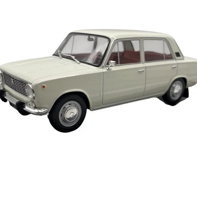 Fiat 124 CAJA BLANCA 1:24 Diecast modelcar Foto 1 de 4
