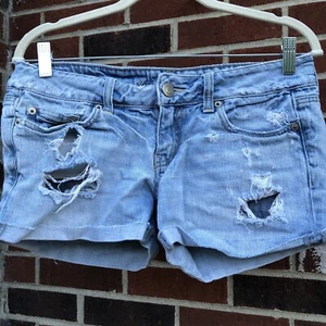 american eagle womans size 4 denim distressed shorts Sexy 629 - Picture 1 of 6
