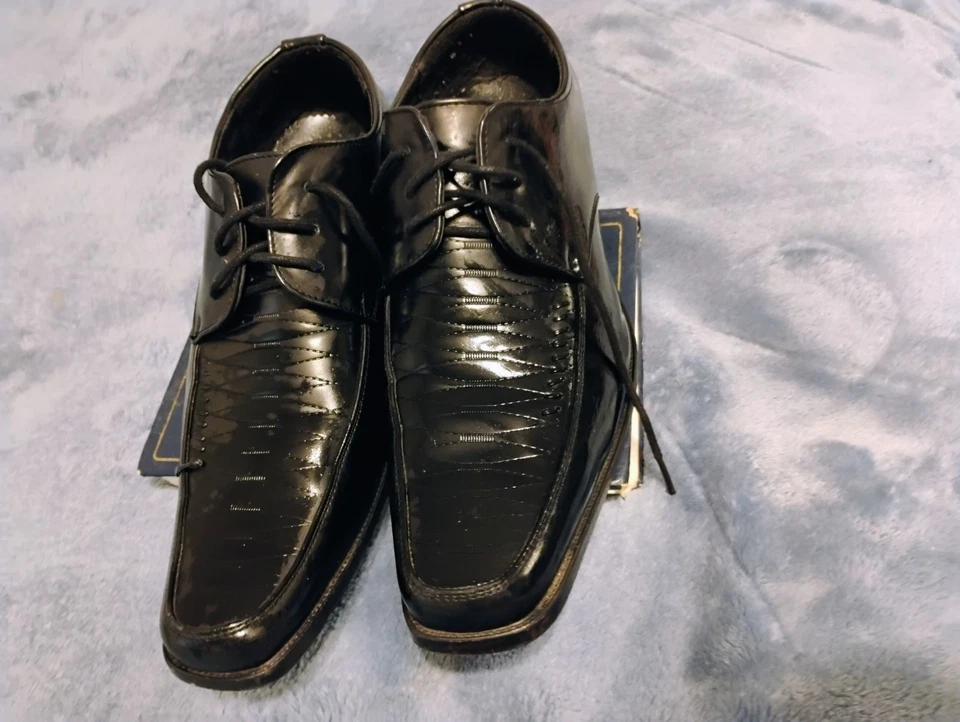 Zapatos de vestir negros para hombre. Calidad superior de Dellialdo. Estilo en Italia. Foto 1 de 4