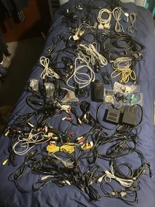 Restposten Elektrokabel, Boxen & Stecker - Computer, TV, Telefon, Kamera - Bild 1 von 24