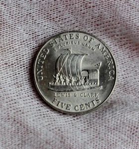 2004 D EE. UU. Níquel; 5 centavos; expedición Bicentenario de Lewis y Clark - Keelboat - Imagen 1 de 2