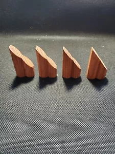 Details zu 4 dreieckigen schrägen Lincoln-Stämmenstücken hellbraune Stämme - Bild 1 von 1