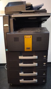Farbkopierer UTAX CDC 1730 A3/A4, 4 Papierfächer - Bild 1 von 10
