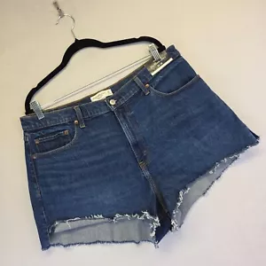 Abercrombie Fitch Mom Shorts Womens 16 High Rise Raw Hem Curvy Medium Wash NEW - Picture 1 of 14