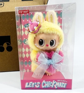 Authentische Pop Mart Labubu die Monster Let’s Checkmate Vinyl Plüsch Hängekarte - Bild 1 von 7