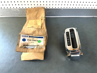 Ford OEM NOS 8T4Z-7D443-A Auto Trans Shift Cover Plate Bezel 2008-2010 Edge - Imagem 1 de 4