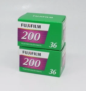 Dos películas a color de exposición Fujifilm 200 35 mm 36 con 36 fotos en cada una - 72 en total - Imagen 1 de 2