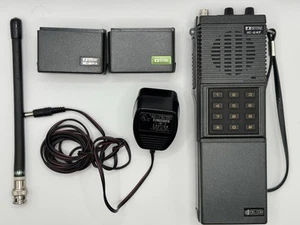 Nadajnik-odbiornik FM ICOM IC-2AT 144 MHz - Zdjęcie 1 z 1