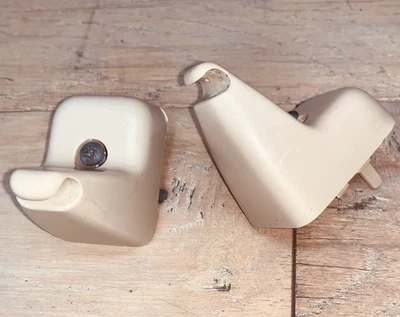 Clip de retención para parasol gris OEM 1999-2007 Ford F250 F-250 F350 F-350 - par bronceado Foto 1 de 2