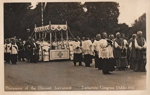 Procession Of The Blessed Sacrament Eucharistic Congress Dublin 1932 RP Postcard - Picture 1 of 2