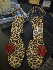 Auténticos tacones al tobillo Dolce & Gabbana de cuero con estampado de leopardo con flores talla 40 ¡BONITOS! - Imagen 1 de 11