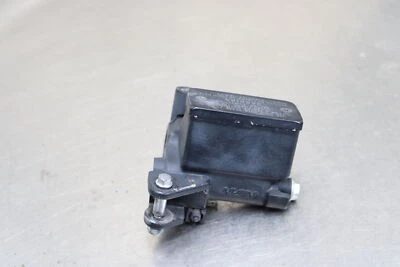 15-22 SUZUKI GSXS750 CILINDRO MAESTRO FRENO DELANTERO Foto 1 de 4