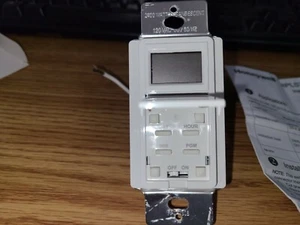 Honeywell programmable wall switch - Picture 1 of 2