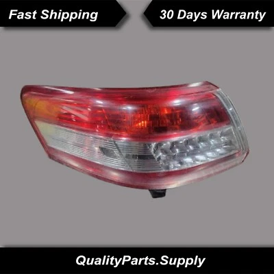 Conjunto de luz trasera izquierda Toyota Camry 2010-2011 OEM Foto 1 de 3