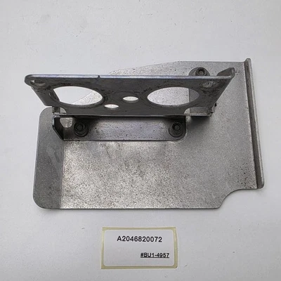 2012 Mercedes-Benz C250 ABS Brake Pump Mount Bracket Holder Plate A2046820072 - Image 1 of 4
