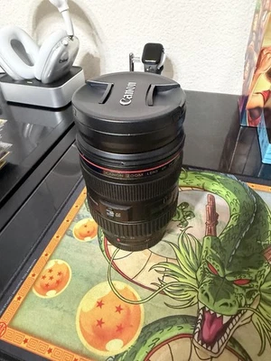 Canon EF 24-70mm f/2.8L USM Telephoto Lens - Image 1 of 4