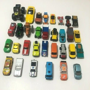 Konvolut 32 gebrauchte Spielzeugautos & LKWs - Bild 1 von 4