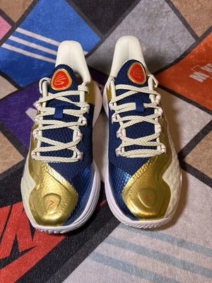 Under Armour Steph Curry 11 CM Talla 7 Juvenil/8.5 Mujer’s Foto 1 de 4