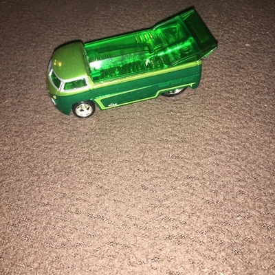 Camión de arrastre Volkswagen serie 9 Hot Wheels 2010 RLC Real Rider Foto 1 de 4