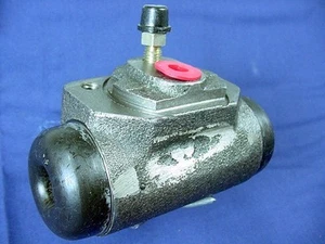 Brake Wheel Cylinder for 91 92 93 94 95 Town & Country Caravan Voyager REAR - Picture 1 of 3