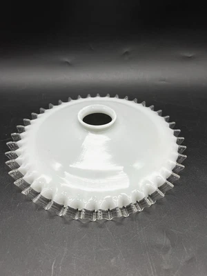 ANCIEN ABAT-JOUR POUR LUSTRE MONTE ET BAISSE EN OPALINE BLANCHE  - Photo 1/4