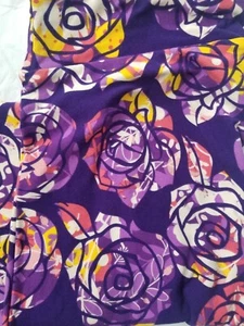 Lularoe leggings TC Sz 10-18 Purple ROSES EUC - Picture 1 of 1