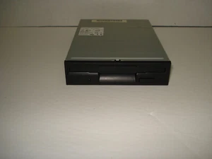 VINTAGE PC INTERNAL SONY 3.5” FLOPPY DRIVE MPF920 DEC2007 - Afbeelding 1 van 6