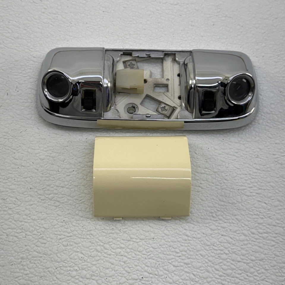 Ford F-150 F-250 F-350 Bronco 1980-1996 y más luz domo cromada superior OEM Foto 1 de 4