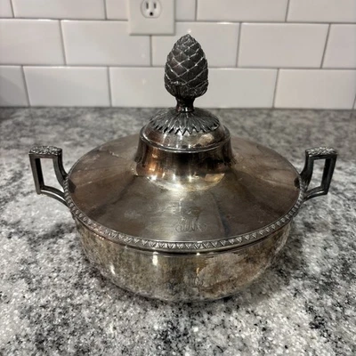 Antiguo plato de verduras francés elegante de plata de ley con tapa París finales de 1800 Foto 1 de 4