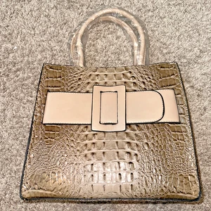 NWT BROWN, BEIGE & BLACK HOMBRE LARGE FAUX CROCODILE HANDBAG - INCLUDES STRAP - Picture 1 of 9