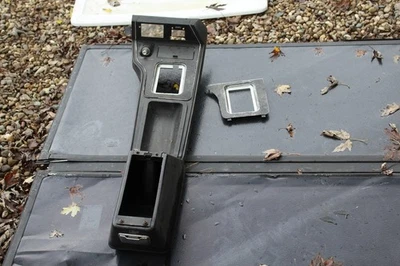 FORD MUSTANG 79-86 CONJUNTO DE CAMBIO DE PISO CONSOLA CENTRAL NEGRA Foto 1 de 4