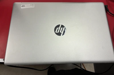 HP 17-cp0010nr 17.3" (256GB SSD, AMD Athlon Silver 3050U, 2.30 GHz, 4GB RAM) Foto 1 de 4