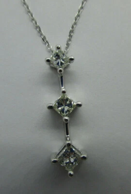 Colgante de tres piedras de diamantes de oro de 14K = 2/3 quilates F-SI2 valor de 18" = $5,950 Foto 1 de 4