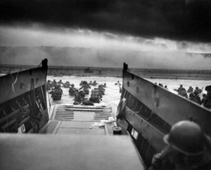 PÓSTER BRILLANTE D DAY OMAHA BEACH LANDING IMPRESIÓN FOTOGRÁFICA GUERRA MUNDIAL SEGUNDA GUERRA MUNDIAL 5429 - Imagen 1 de 1