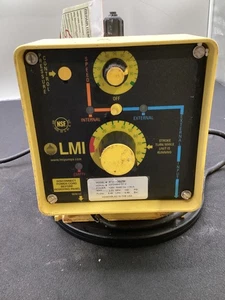 LMI B721-392SI CHEMICAL METERING PUMP 2.5GPH 100PSI 115V USED - Picture 1 of 3