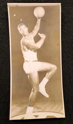 Oscar Robertson 1957 Vintage Newspaper/Press/Wire Photo Cincinnati Rookie - Image 1 of 3