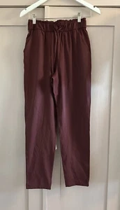 New Lululemon Size 4 Yoga Pants Joggers in Burgundy - Picture 1 of 7