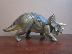 TRICERATOPS JP44 DINO ACTION FIGURE JURASSIC PARK LOST WORLD HEAD RAM ACTION! - Picture 1 of 8