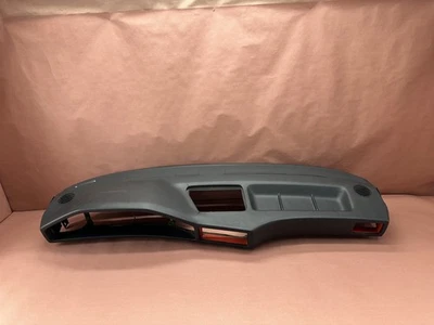 Cubierta del panel del tablero de instrumentos negra OEM #86215 BMW E28 528e 524td 528I 533I 535I Foto 1 de 4