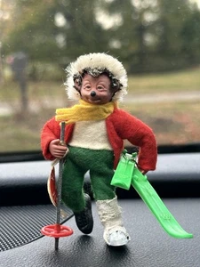Vintage Peter Austria Macky (oder Mecki) Igel Skifahrer Figur - Bild 1 von 3