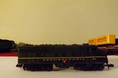 Ho Scale Pennsylvania Railroad Engine 9674 - Image 1 of 4